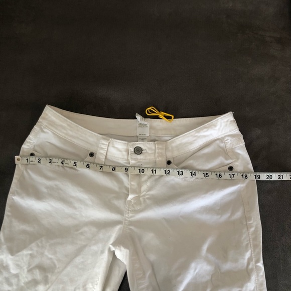 London Jean white jeans. Boot cut. Preowned. - Picture 16 of 16